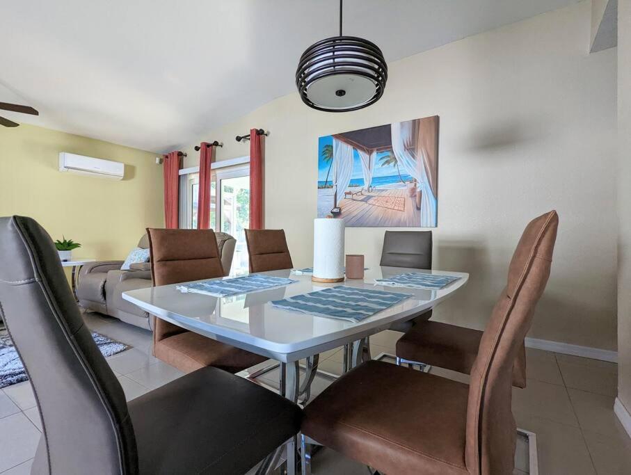 3Bed & 2Bath Property Couple Minutes From Siesta Key Beach & Downtown סרסוטה מראה חיצוני תמונה