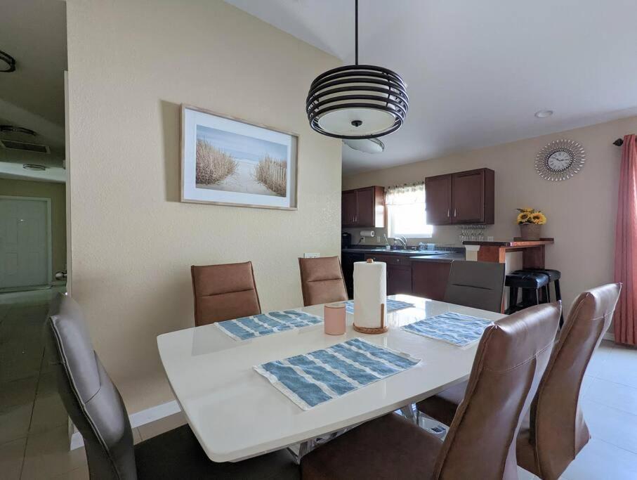 3Bed & 2Bath Property Couple Minutes From Siesta Key Beach & Downtown סרסוטה מראה חיצוני תמונה