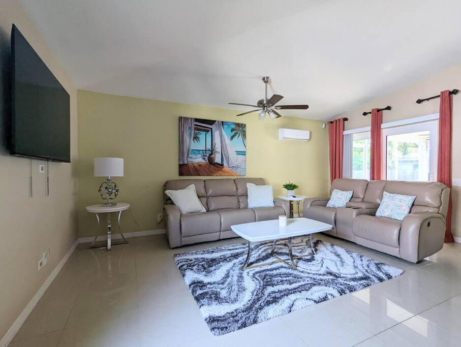 3Bed & 2Bath Property Couple Minutes From Siesta Key Beach & Downtown סרסוטה מראה חיצוני תמונה